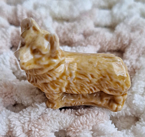 Wade dog figurine beige - dog,