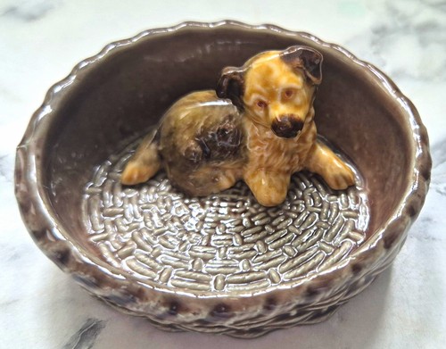 Wade england ceramic - ceramic, dog