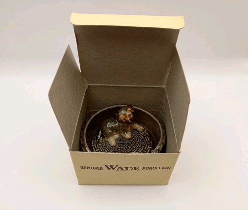 Porcelain dog basket - in,