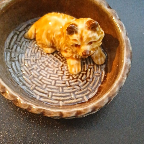 Wade puppy dish porcelain - puppy,