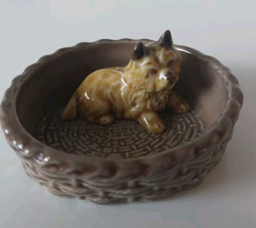 Wade cairn terrier basket - terrier, in